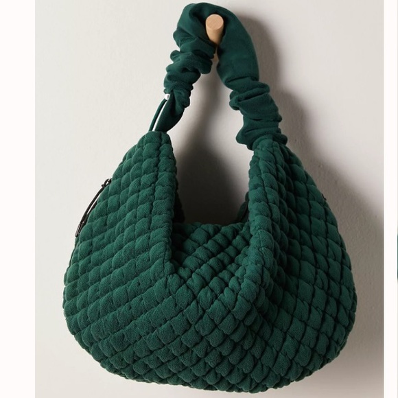 NWT Free People Pucker Up Fleece Carryall - Picture 2 of 8